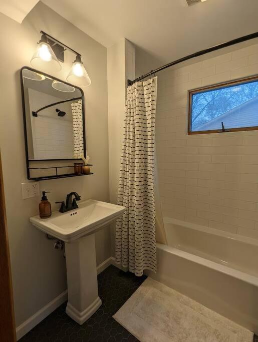 Base Camp Holiday home Cortland